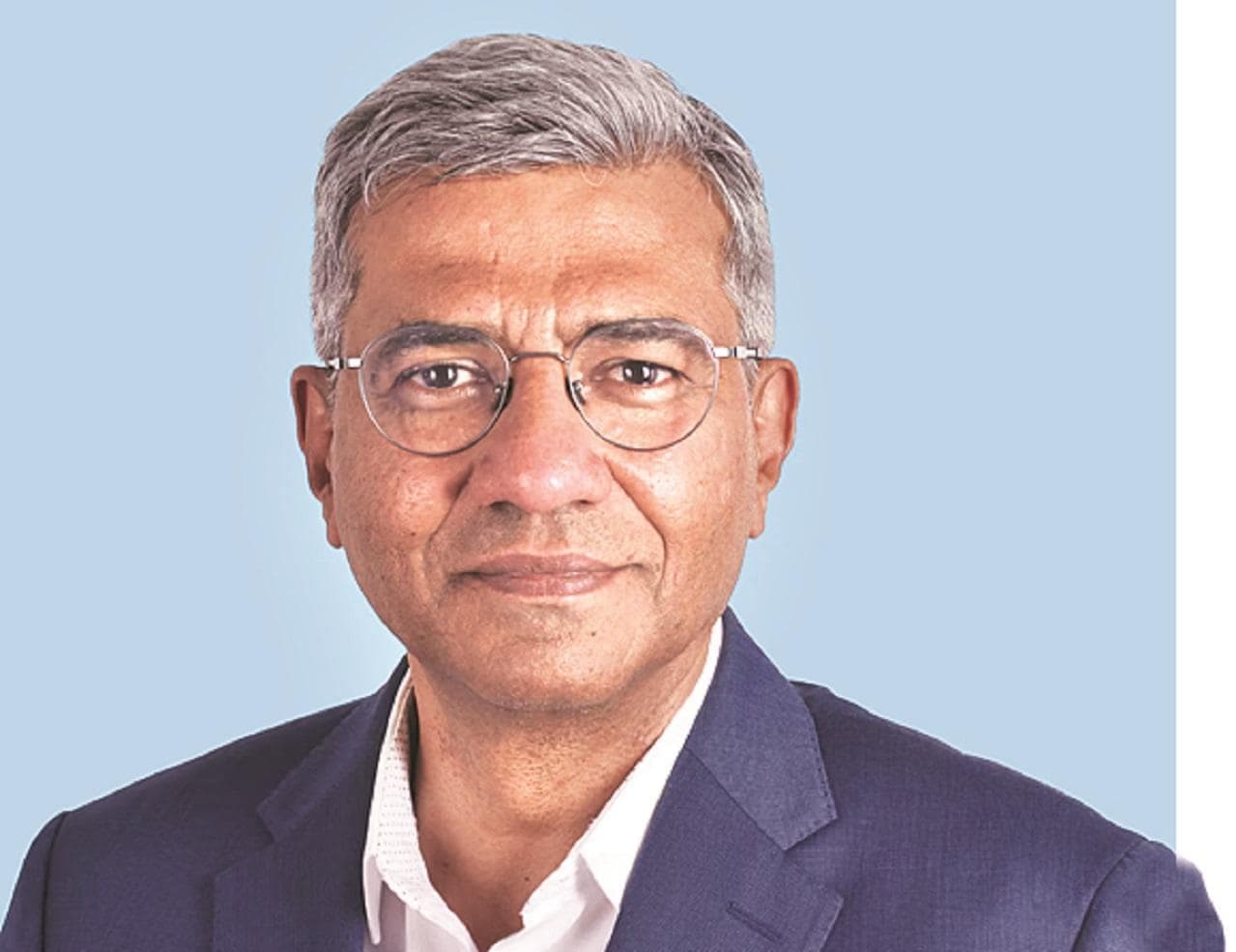 IndiGo Expands into Premium Travel with Strong Cost Discipline